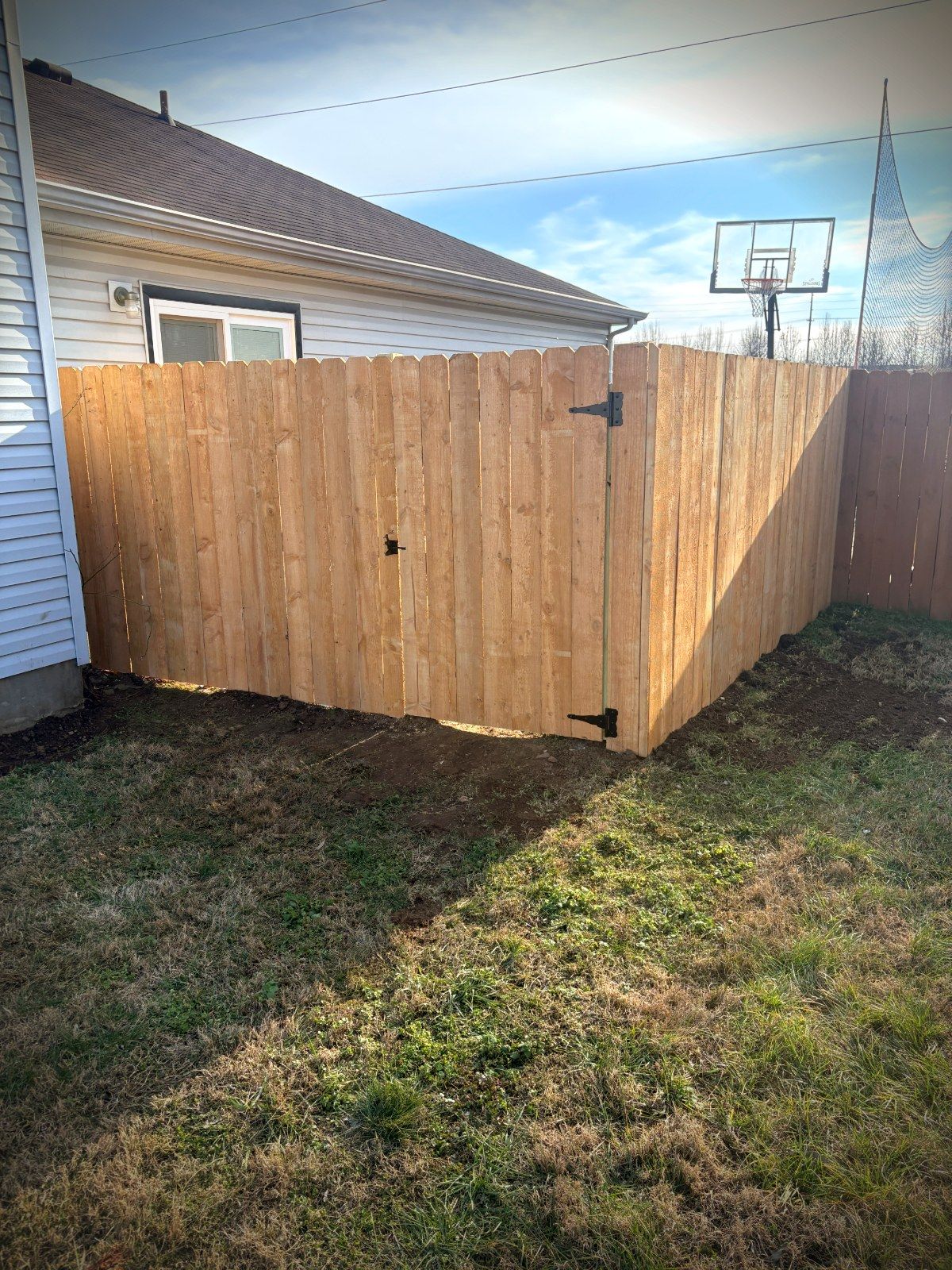 Corner privacy fence